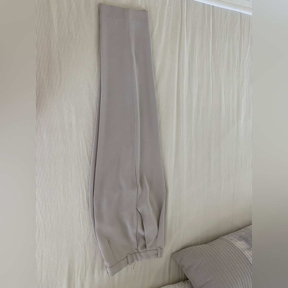 Aritzia Wilfred Trouser Grey 00 no flaw worn 1 brand new no tag!